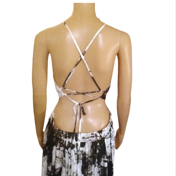 🌸Gorgeous NWT flowy long dress with criss cross back🌸 - Picture 5 of 9